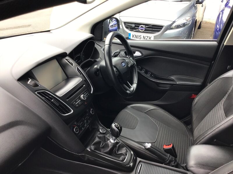 FORD FOCUS