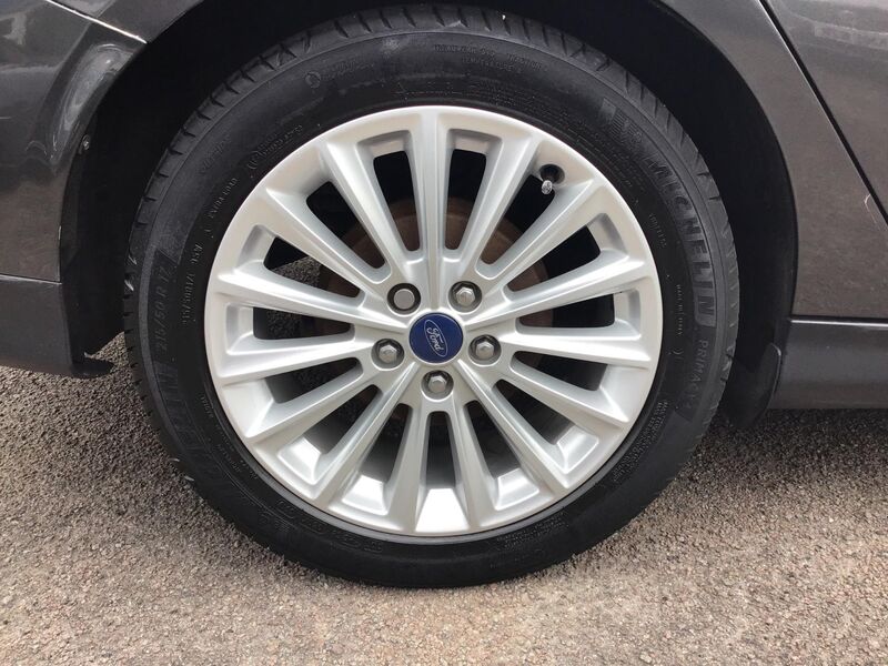 FORD FOCUS