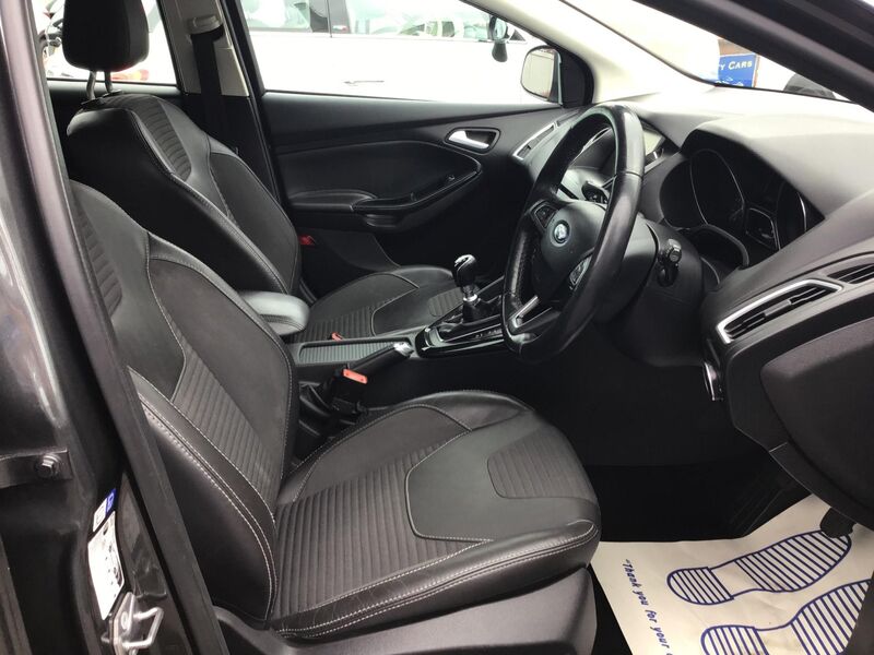 FORD FOCUS
