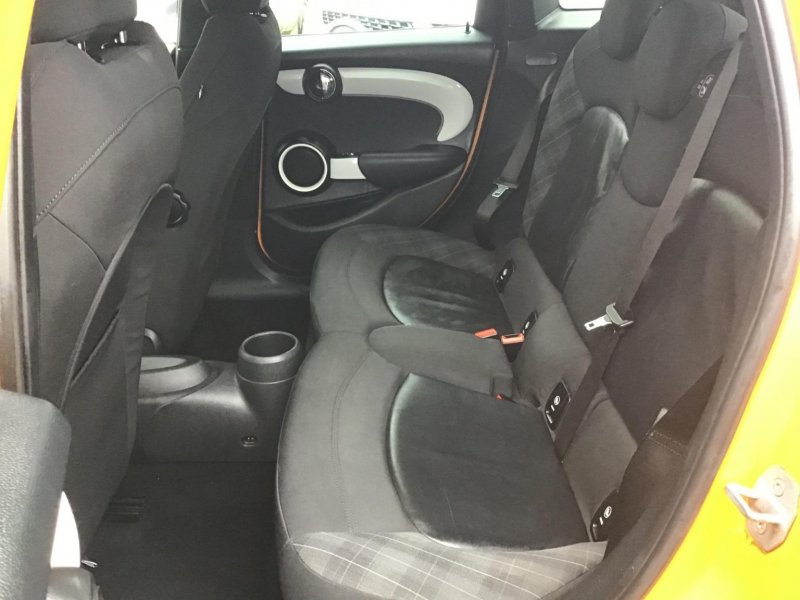 MINI HATCH