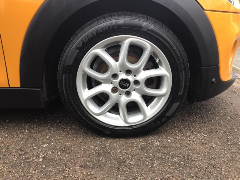 MINI HATCH