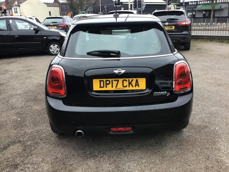 MINI HATCH