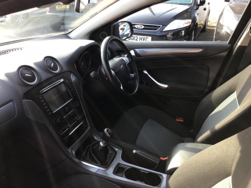 FORD MONDEO