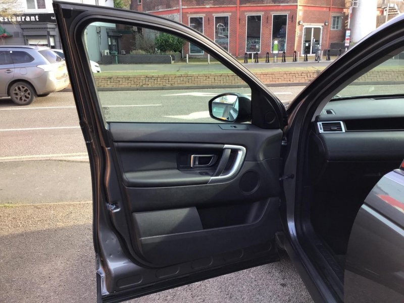 LAND ROVER DISCOVERY SPORT