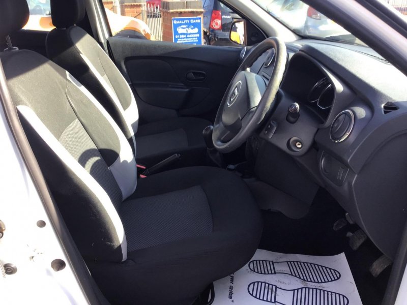 DACIA SANDERO