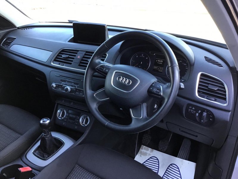 AUDI Q3