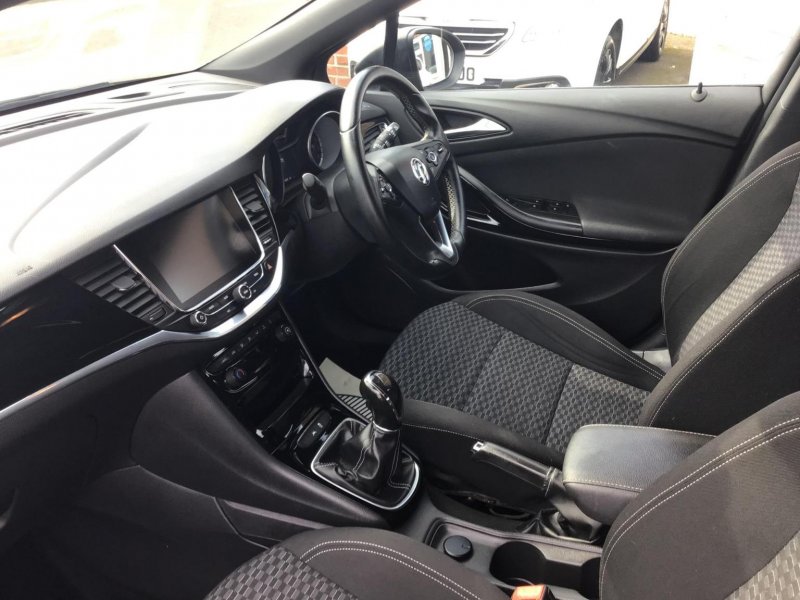 VAUXHALL ASTRA