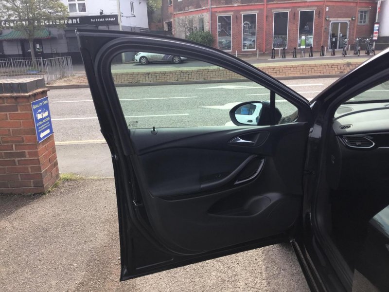 VAUXHALL ASTRA