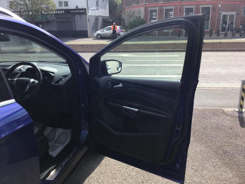 FORD KUGA