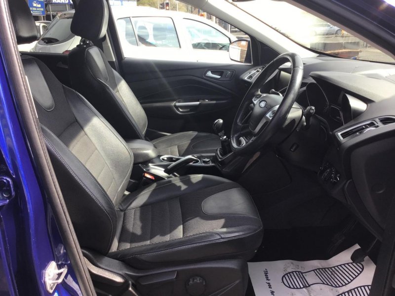 FORD KUGA